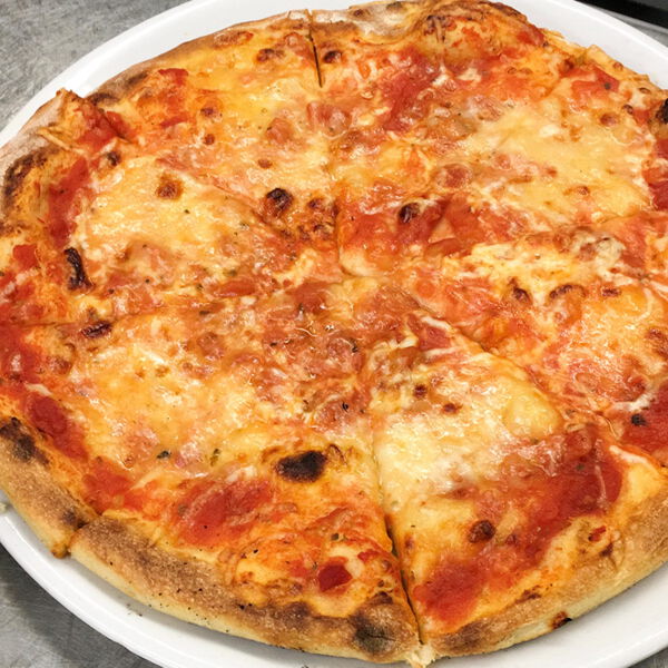 Leckere frische Pizza - Pizzeria Ristorante Adler in Rottenburg Wurmlingen
